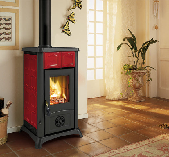 Stufa a legna con rivestimento in maiolica GEMMA LA NORDICA EXTRAFLAME