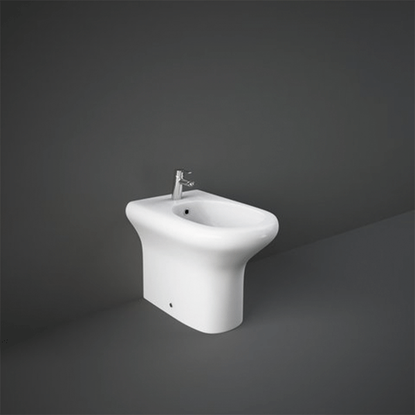 Sanitari filomuro in ceramica Mod. Compact RAK , copriwater