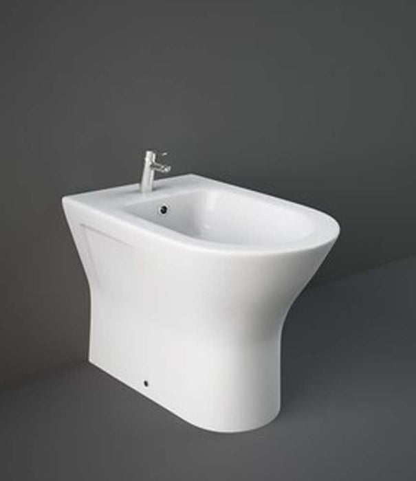 Sanitari filomuro in ceramica Mod. Resort RAK , copriwater